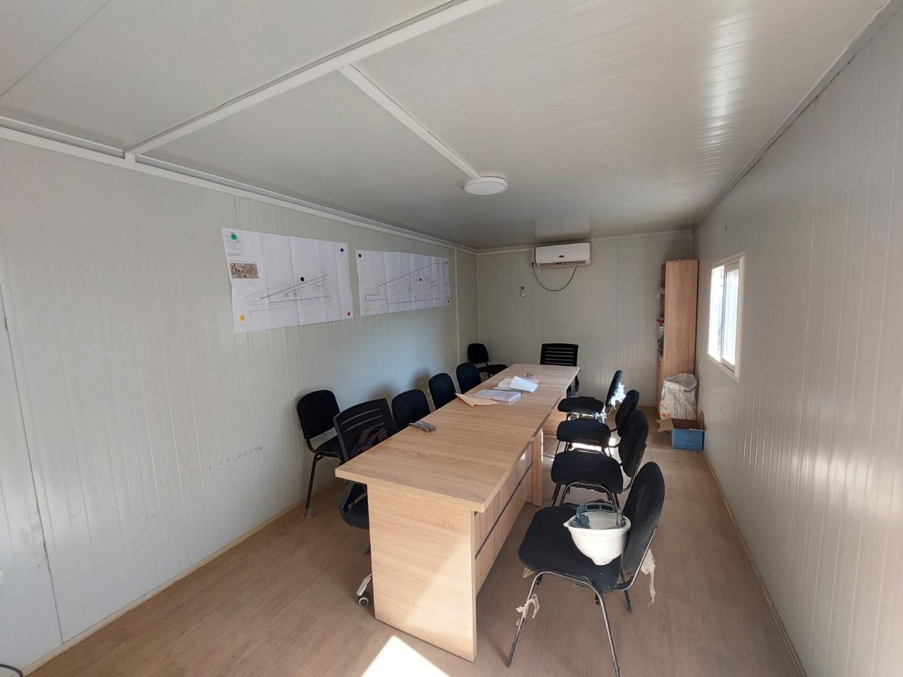 Bureau de chantier et salle de réunion sur site