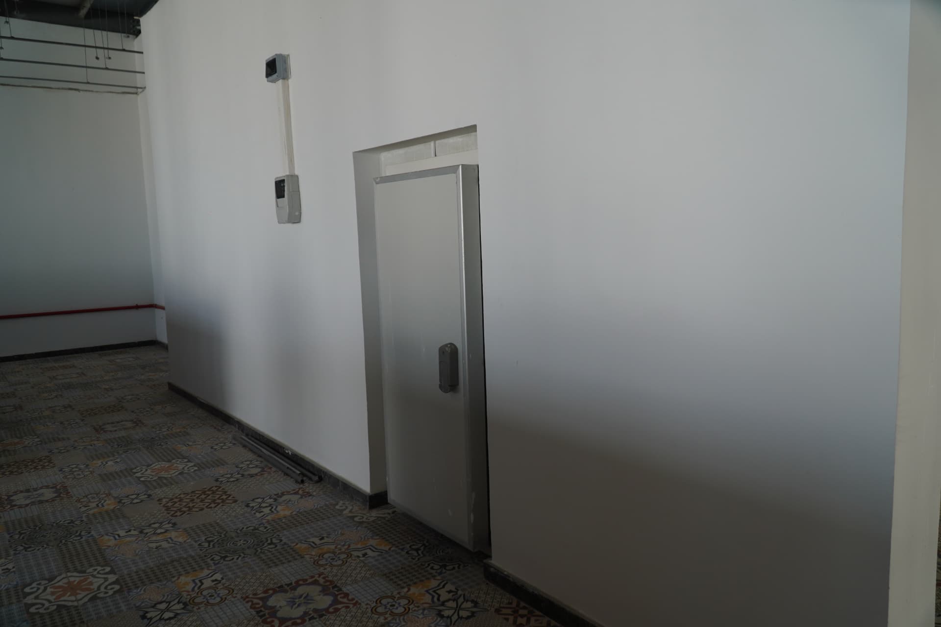 Chambre froide et local technique équipé