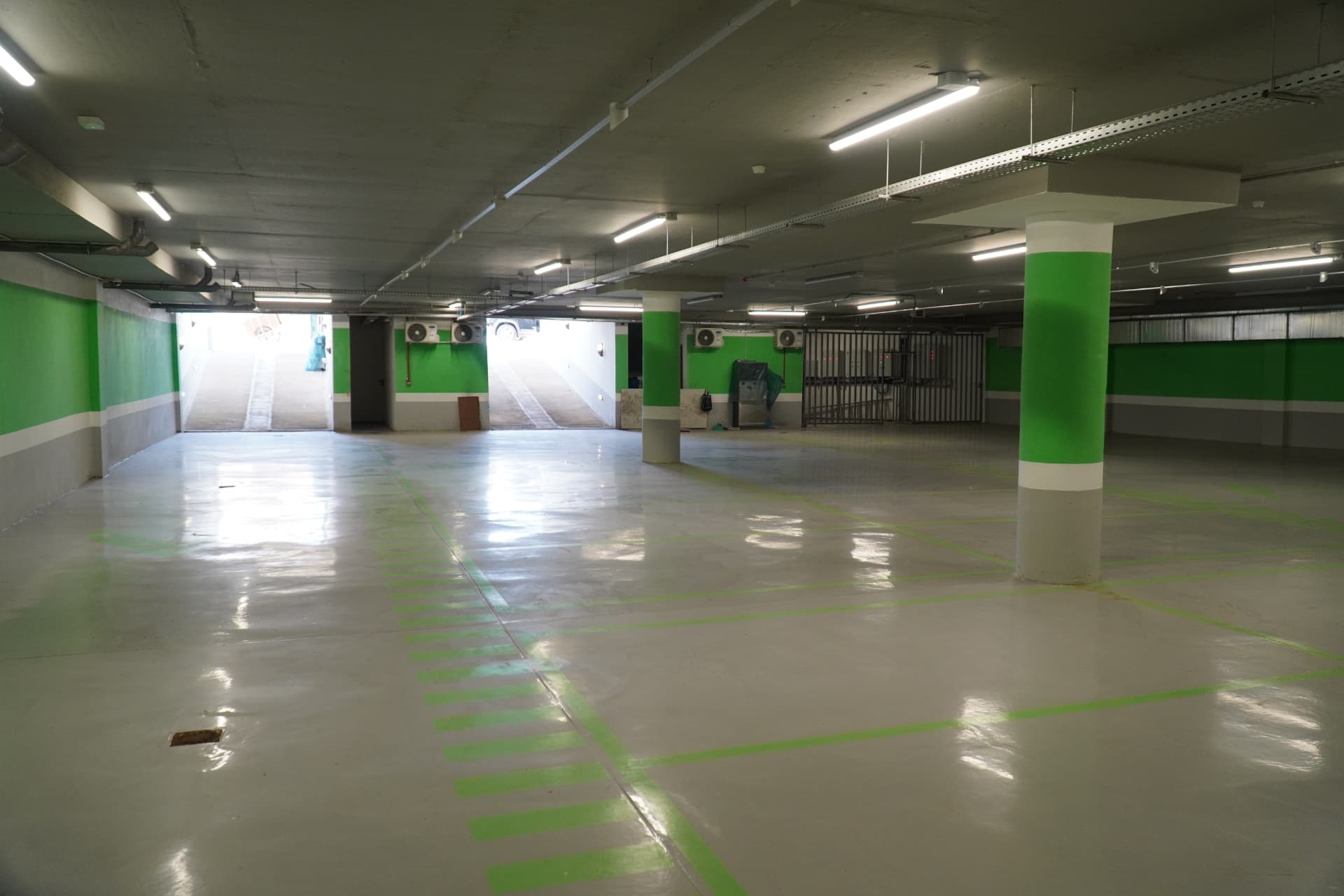 Parking sous-sol : rampes d'accès et circulation